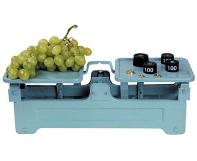 Metal scale, 2 kg capacity