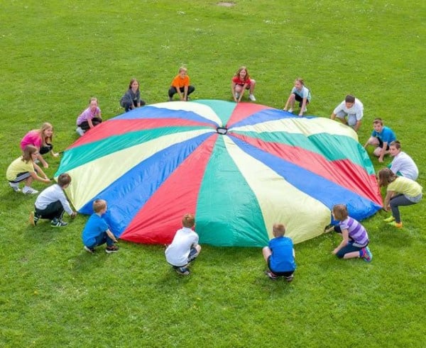 Parachute 610 cm diameter, with 16 handles