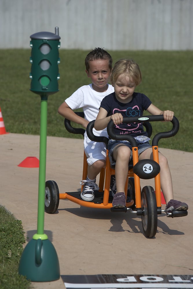 Pilot orange tricycle 2 seats tricycle