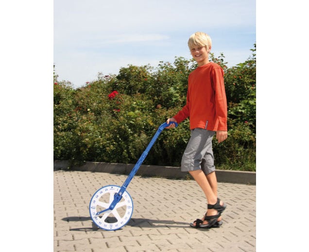 Measuring wheel with counter