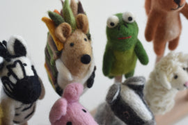 Vilten vingerpopjes, set van 12 stuks Fairtrade