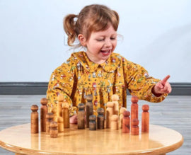 Kleine houten multiculturele poppen, set van 20