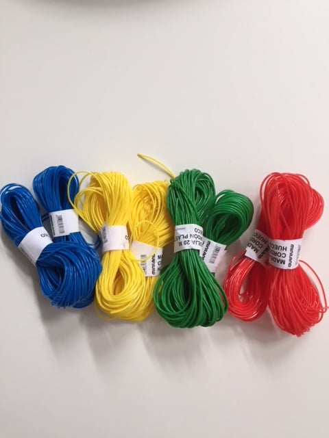 Plastic beading thread ass. in storage tub