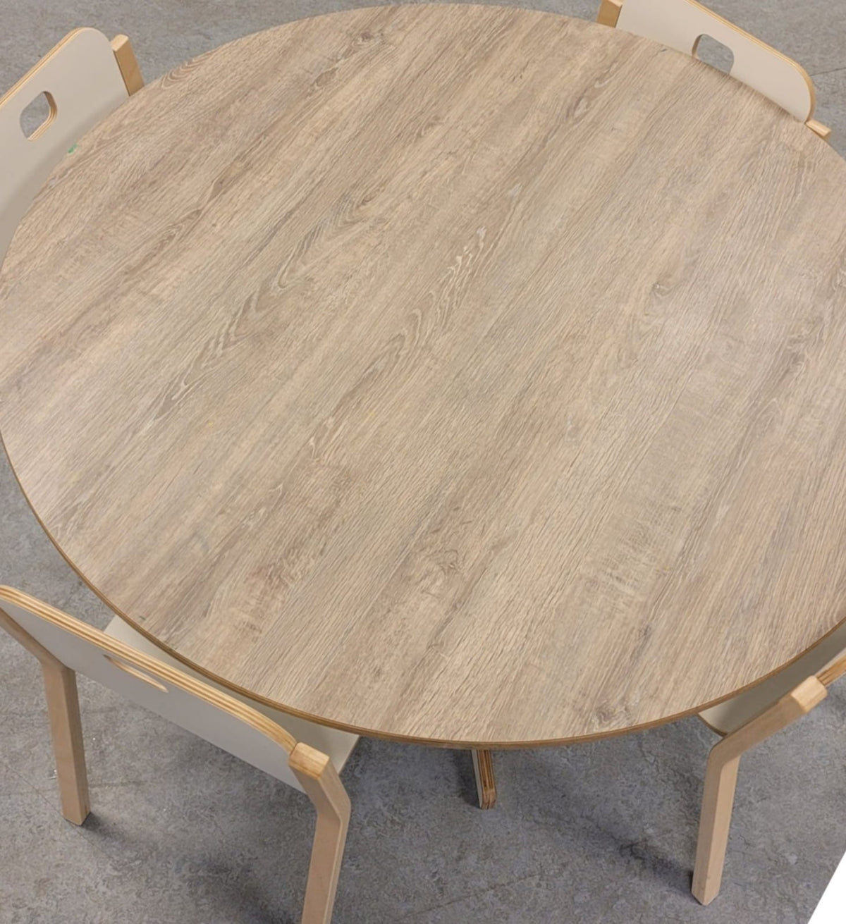 Ronde tafel voor peuter/kleuter berken hpl