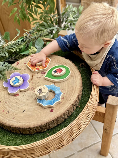 Puzzle: Which insects are hiding in the garden?