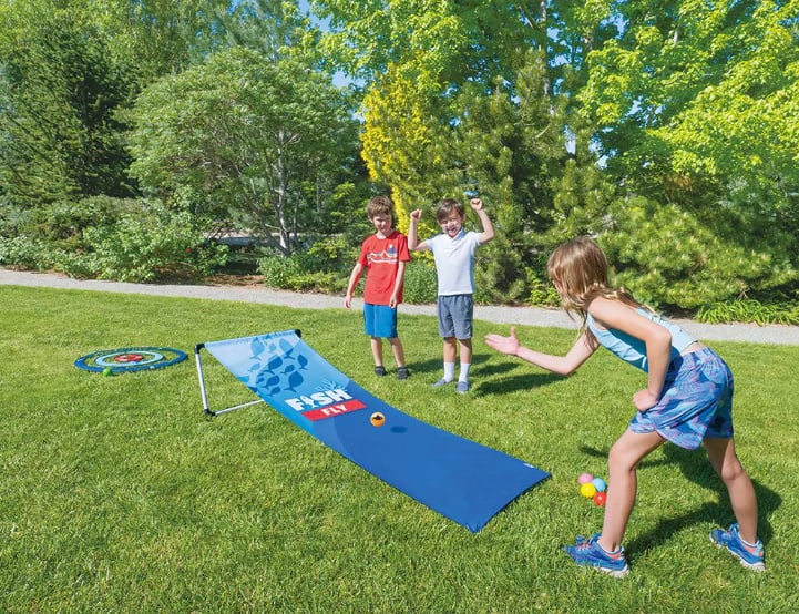 Fish Fly Yard Game