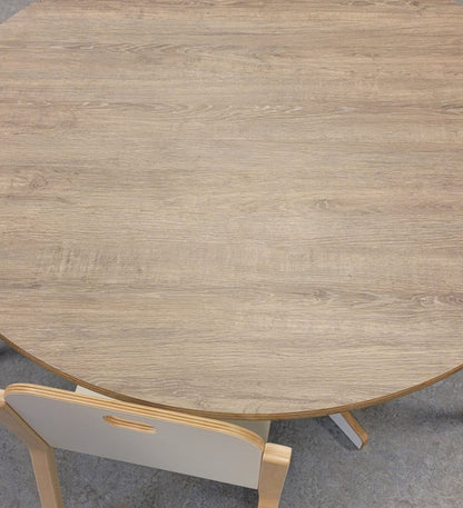 Ronde tafel voor peuter/kleuter berken hpl