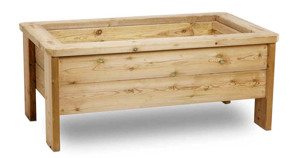 Raised sandpit with lid
