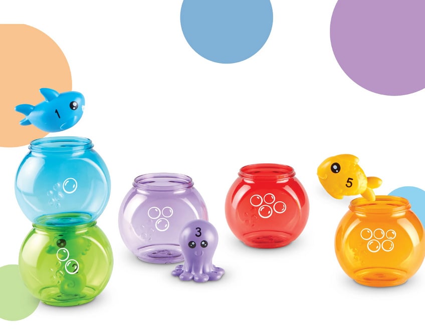 Peekaboo fishbowls with water animals