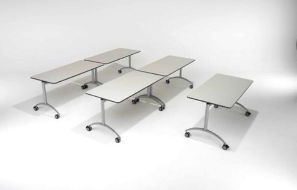 # Kantelbare verrijdbare tafel