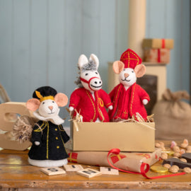 # Vilten Sintermuis met 3 Pietermuizen Fairtrade