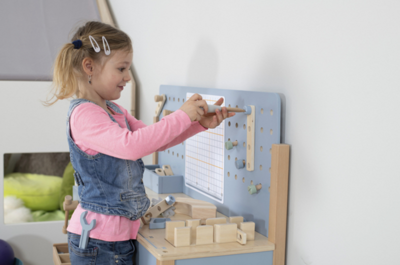 Kinderwerkbank met achterwand