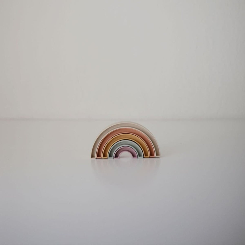 Mushie regenboog stapelbaar - Tropical