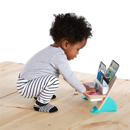 Toy piano with magic keys