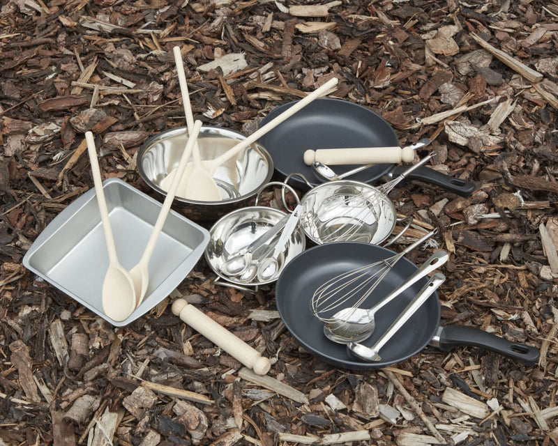Deluxe Mud Kitchen Play Set, 21-piece