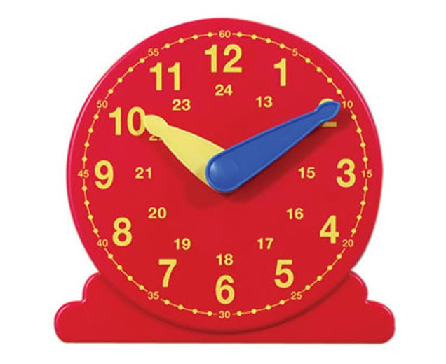 Individual clocks with simultaneously moving hands