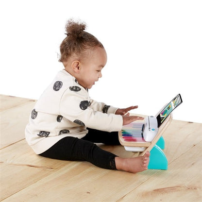 Toy piano with magic keys